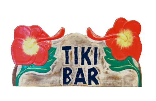 Product image of the product “Wooden sign with flowers ''Tiki Bar'' 37x17x2cm ”