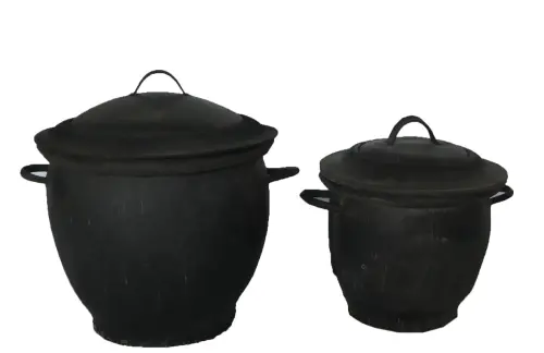 Product image of the product “Set of two buckets, recycled tires, with lid ”