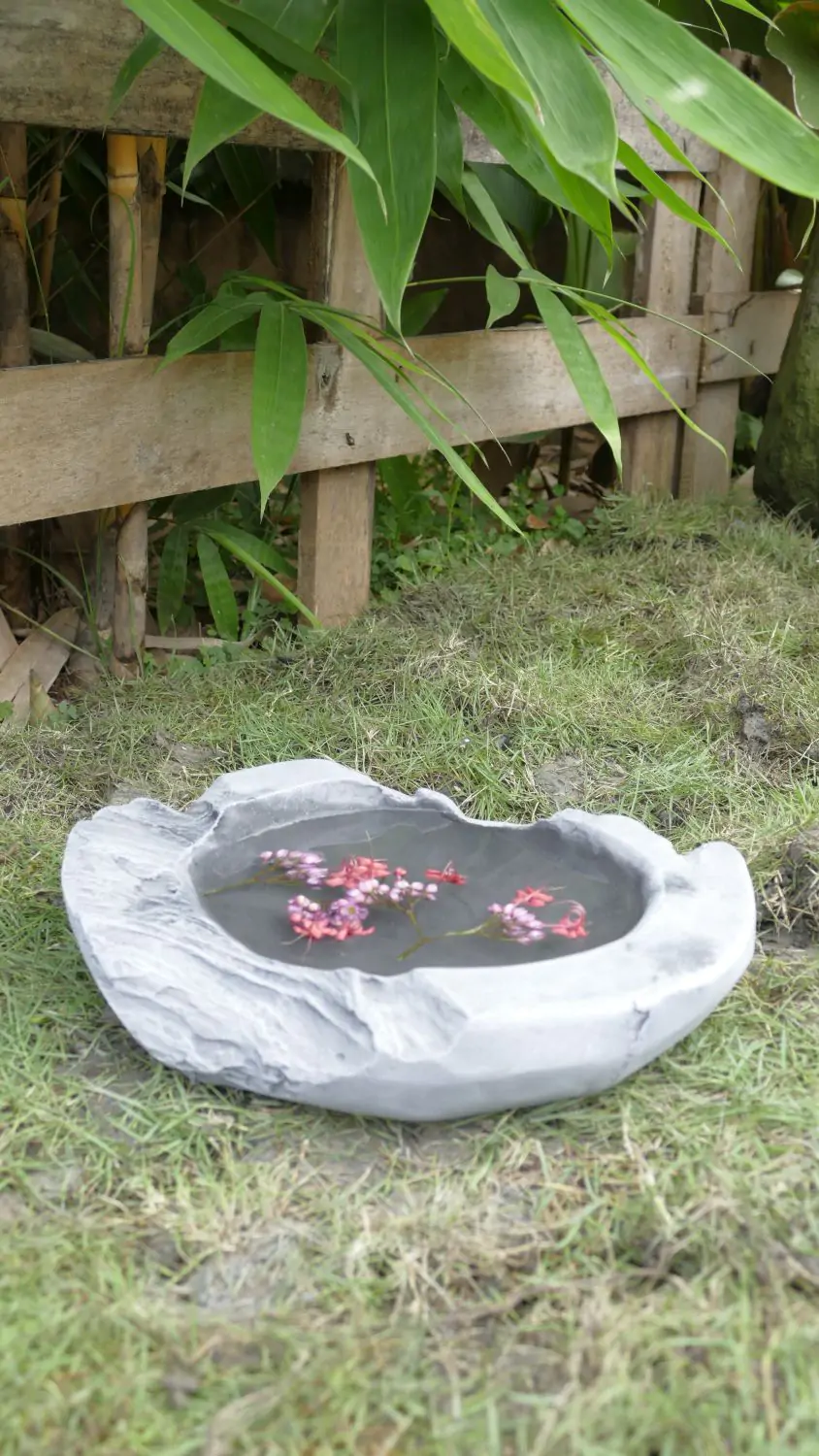  Product image 1 of the product “Stone bowl with wood grain, 30.5 cm long | cast stone ”