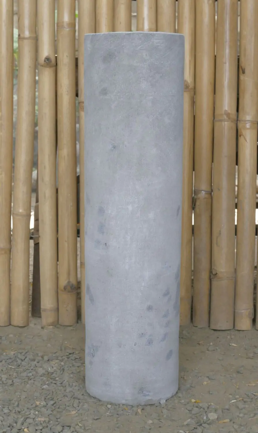  Product image 1 of the product “Ijen - Straight pedestal, smooth, Ø 16.5cm, 60cm H | cast stone ”