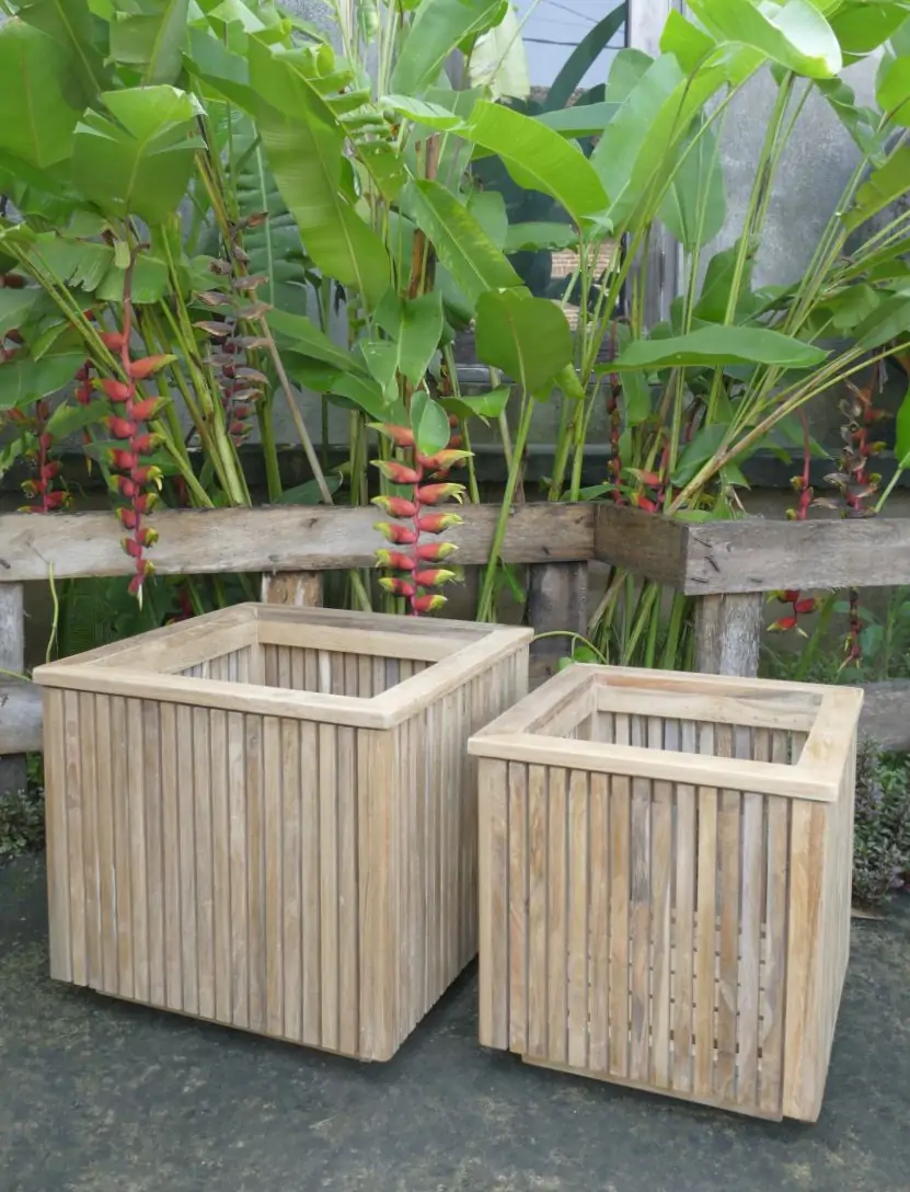  Product image 1 of the product “Set of 2 – Square Planters | 38 cm & 35 cm Height | Teak Wood, Natural Finish ”