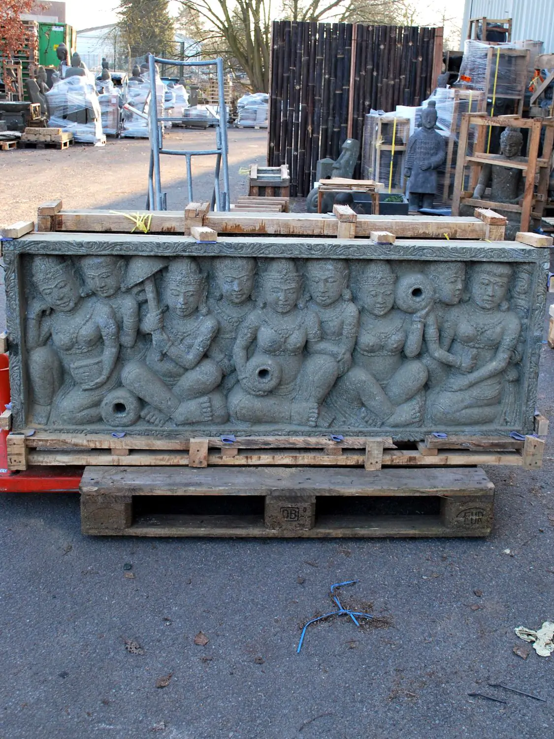  Product image 2 of the product “Relief Figures in rect frame 50x150cm ”