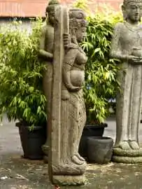  Product image 2 of the product “Relief with two standing figures, in various size, natural ”