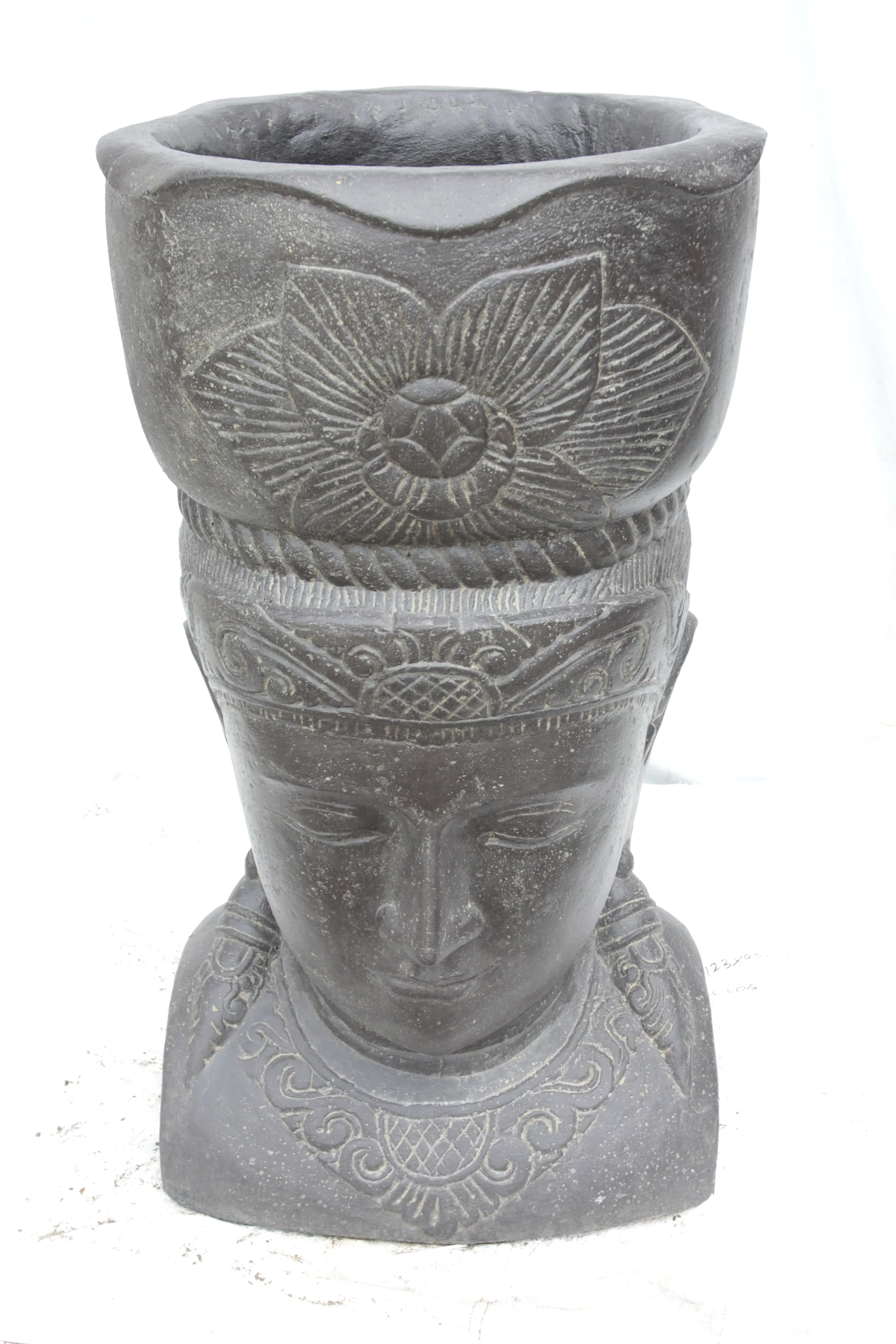  Product image 2 of the product “Javanese Ken Dedes head with a pot on it, can be used as planter. 54 x 54 x 101cm. Stone cast, handcrafted & coloured ”