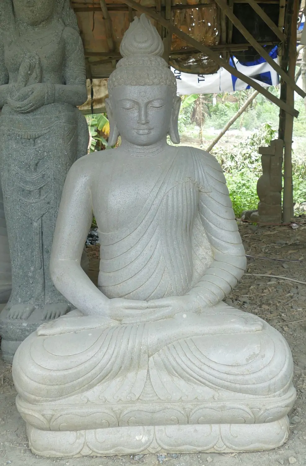  Product image 2 of the product “Seated Buddha made of Riverstone in Dhyana Position - gesture of meditation, H. 138 cm ”
