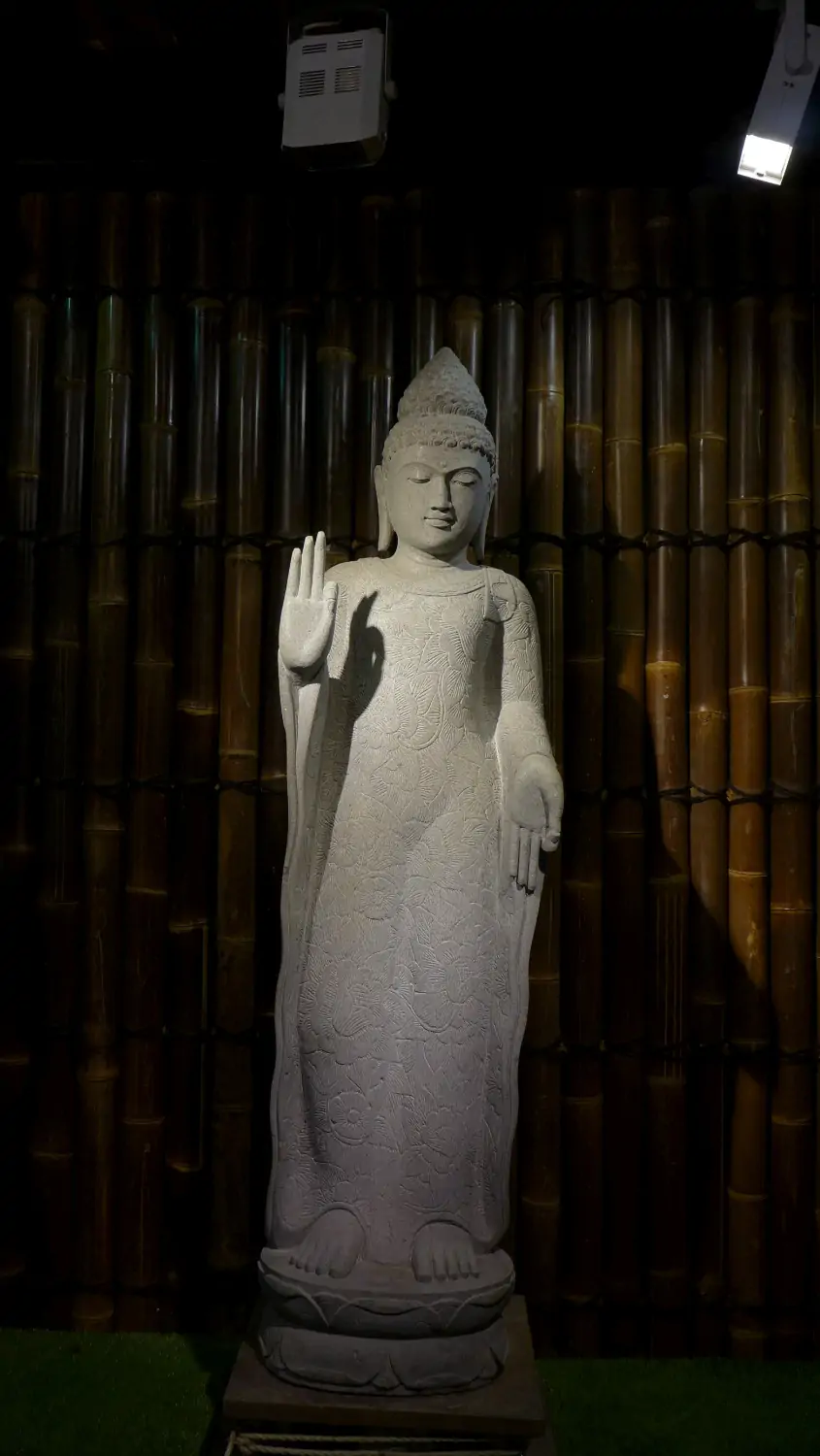  Product image 2 of the product “Standing Buddha with floral carving, Abudaya position. 43 x 39 x 175cm. Natural stone (river stone), stonemasonry ”