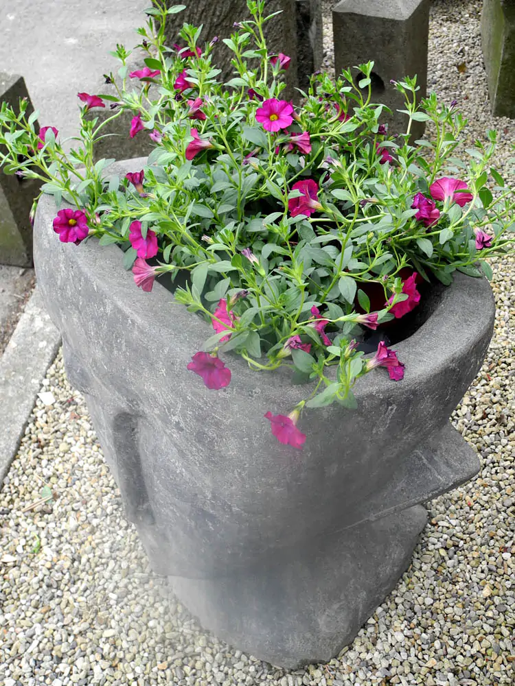  Product image 4 of the product “Head abstract, 80cm basanite, handmade, antique finish ”