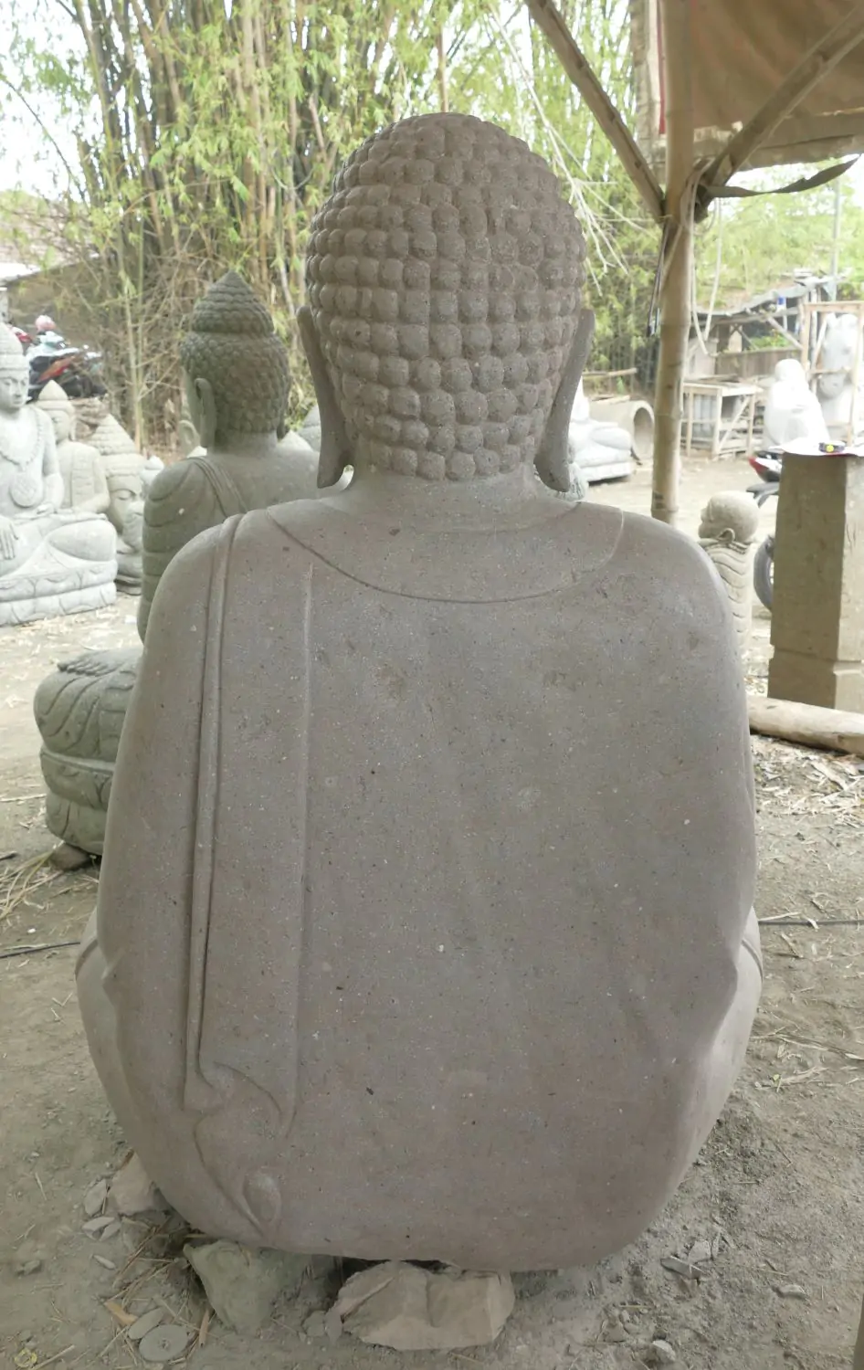  Product image 6 of the product “Seated Japanese Buddha made of Riverstone in Dhyana position - gesture of meditation, H. 150cm ”