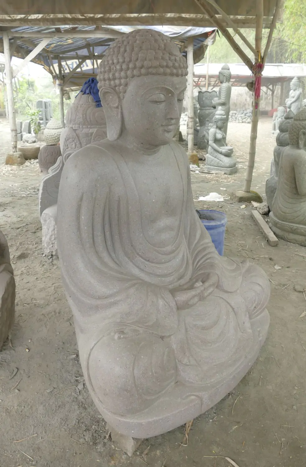  Product image 8 of the product “Seated Japanese Buddha made of Riverstone in Dhyana position - gesture of meditation, H. 150cm ”