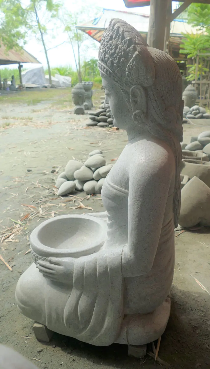  Product image 8 of the product “The sculpture is Princess of Bali (Seated Ladies) made from Riverstone, H. 93 cm ”
